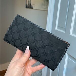 Authentic Gucci long continental wallet - missing hinge closure
